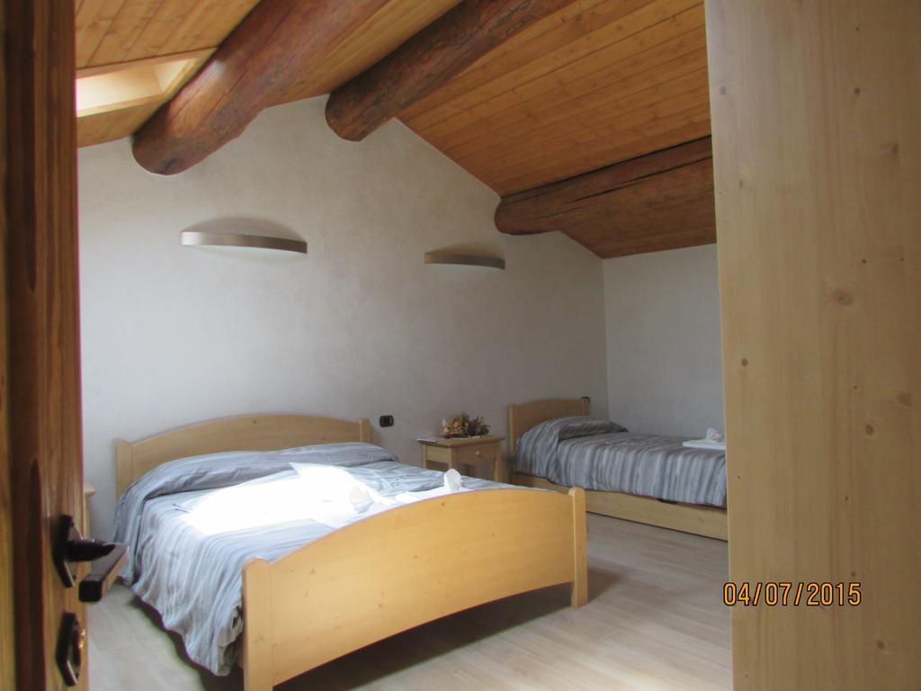 Locanda Il Campo Della Quercia San Damiano Macra Pokój zdjęcie